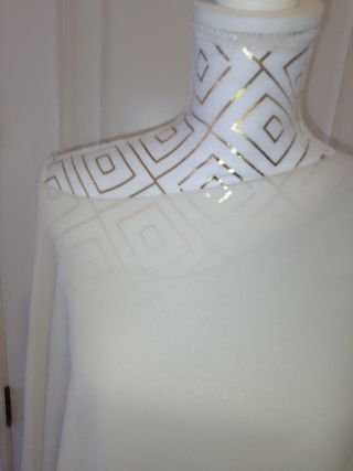 Vestido de fiesta beige elegante