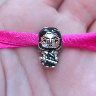 CHARM JON NIEVE JUEGO DE TRONOS