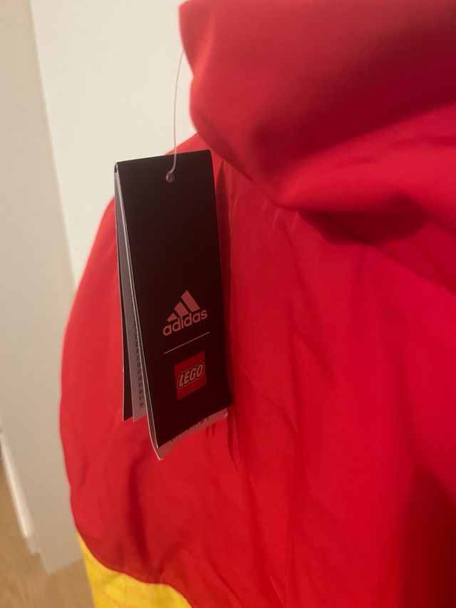 Chaqueta Adidas x Lego Nueva