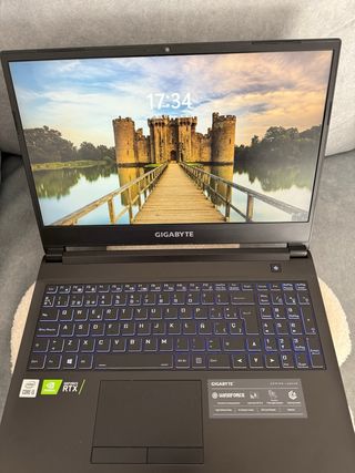 Portátil Gamer Gigabyte Negro