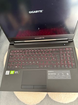Portátil Gamer Gigabyte Negro