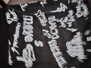 Felpa bambino con scritte bianche