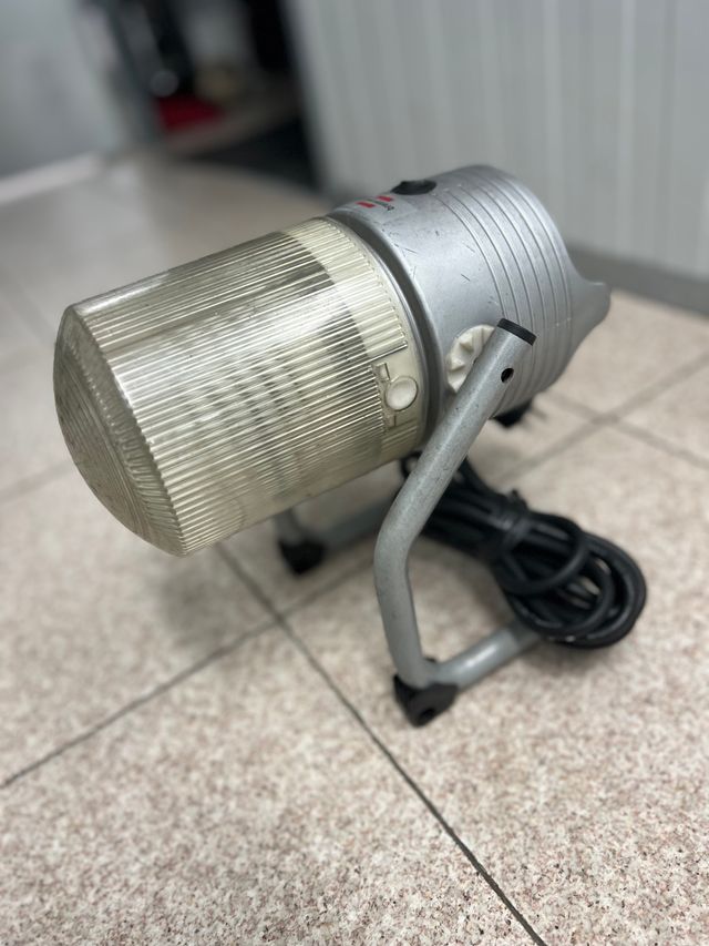 Foco obra Brennenstuhl con regleta 4 enchufes