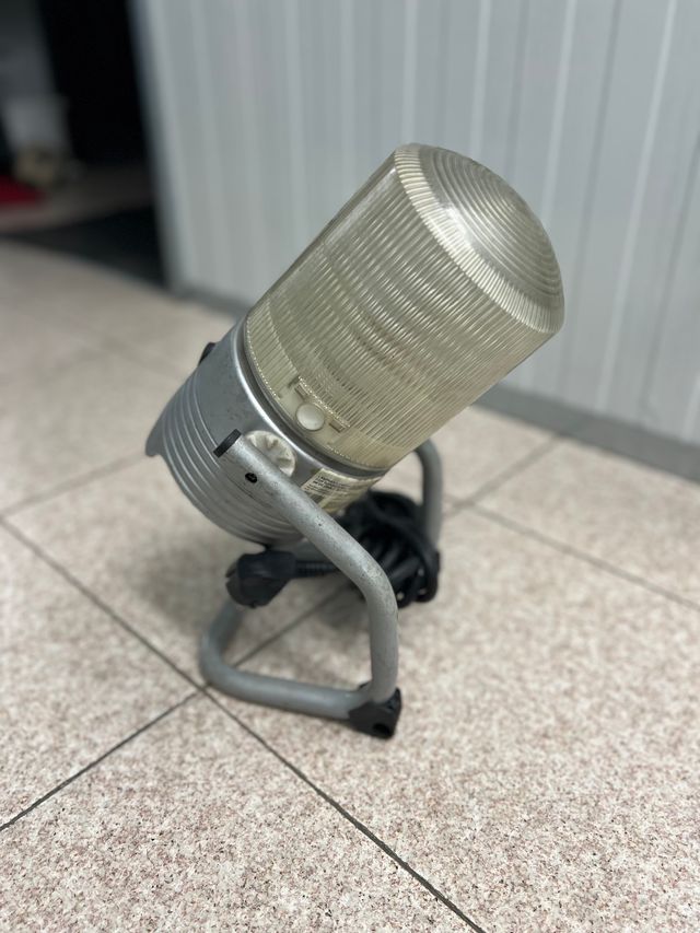 Foco obra Brennenstuhl con regleta 4 enchufes