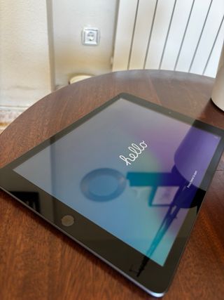 Apple iPad 10.2 128GB Wi-Fi Gris (2020) IMPECABLE