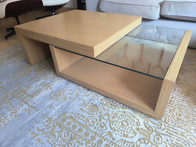 Mesa de centro de madera y cristal