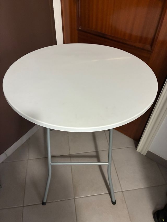 Mesa redonda plegable blanca