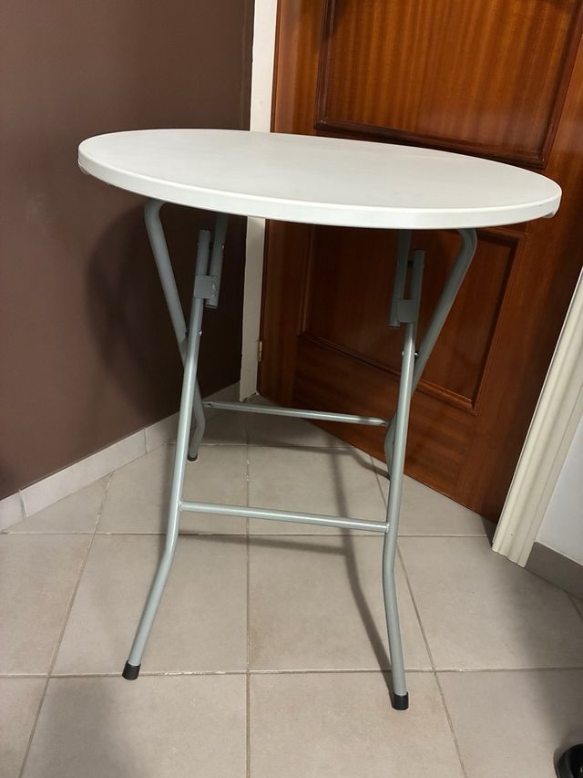 Mesa redonda plegable blanca