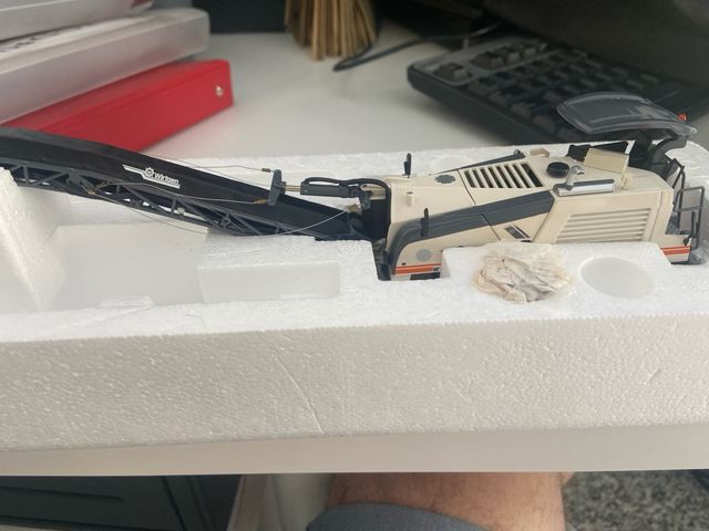 Fresadora en frío NZG