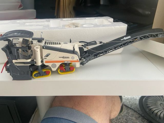 Fresadora en frío NZG