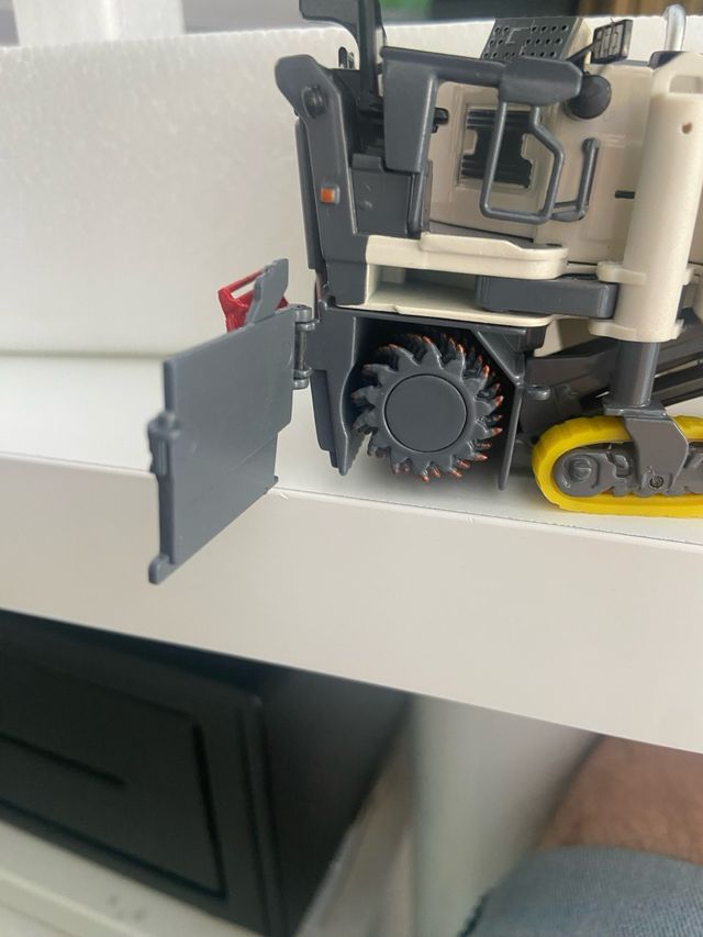 Fresadora en frío NZG