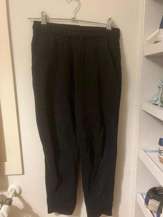 Pantalón Nike Tech Fleece Negro