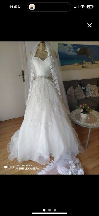 Traje de novia con velo bordado en New York.256