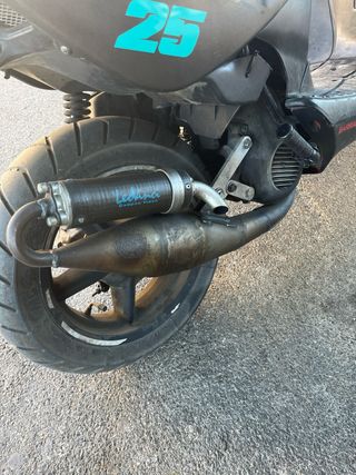 Escape Leovince Carbono Scooter