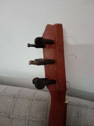 Antiquísima guitarra romántica vintage