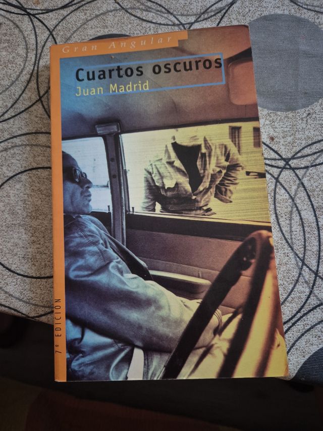 Cuartos oscuros (Gran Angular) (Spanish Edition)