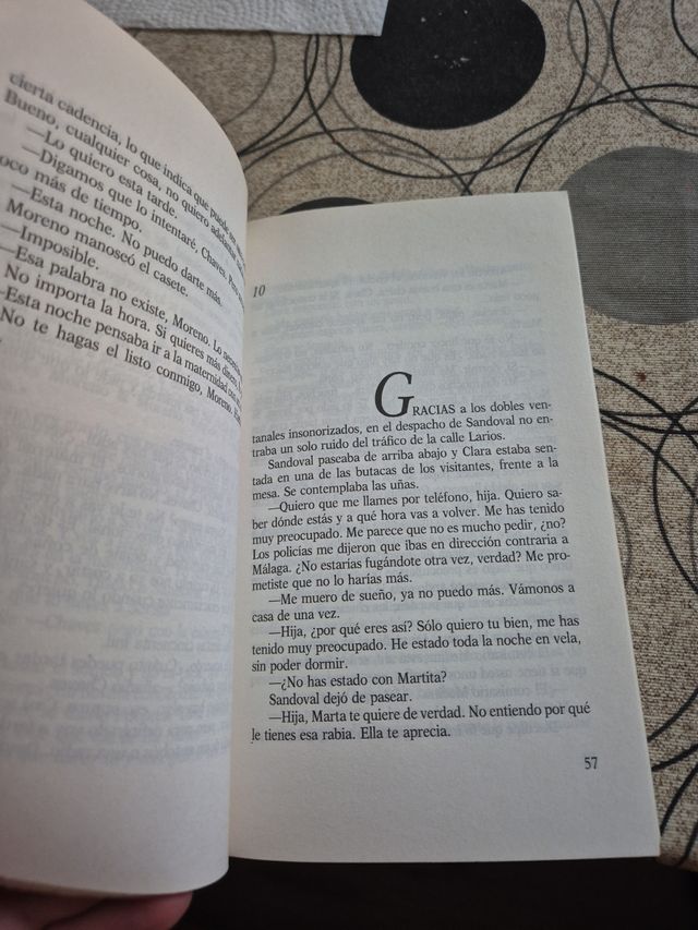 Cuartos oscuros (Gran Angular) (Spanish Edition)