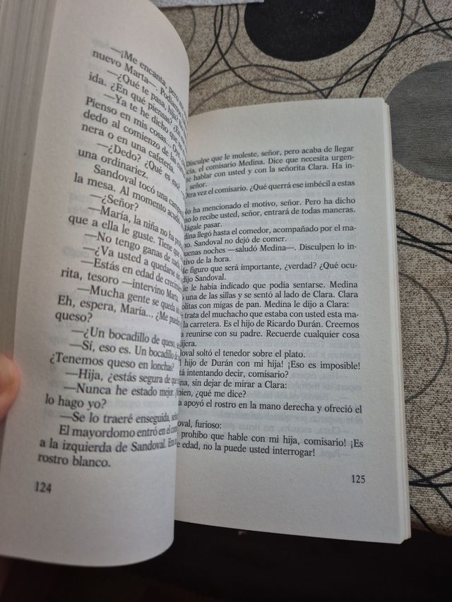 Cuartos oscuros (Gran Angular) (Spanish Edition)