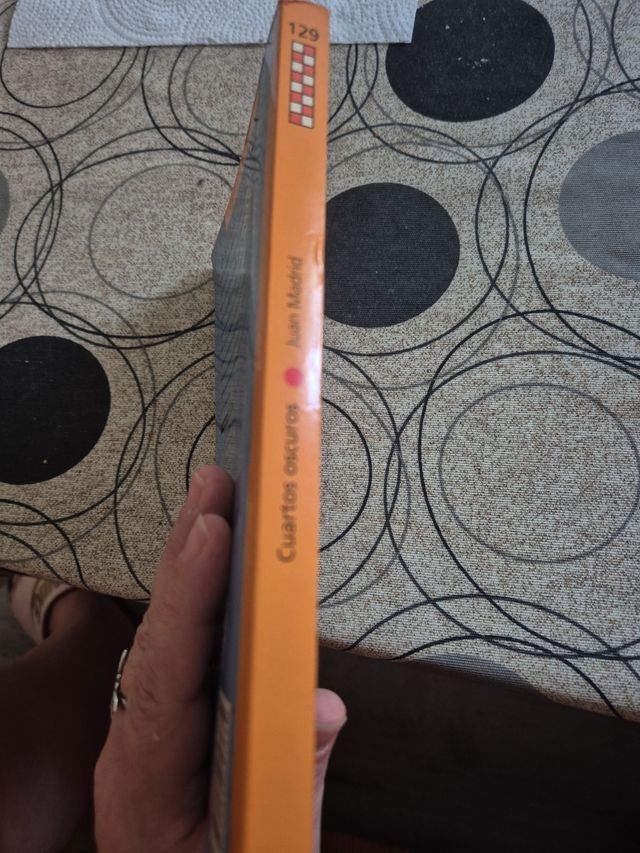 Cuartos oscuros (Gran Angular) (Spanish Edition)