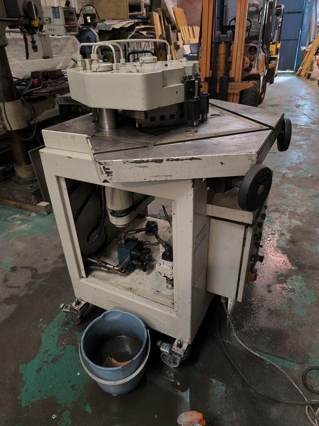 Escantonadora VHKM2004