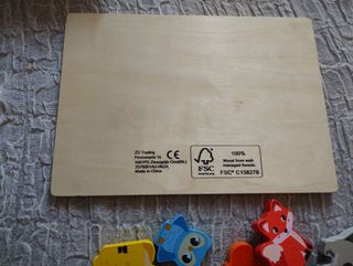 Puzzle in legno con animali della foresta