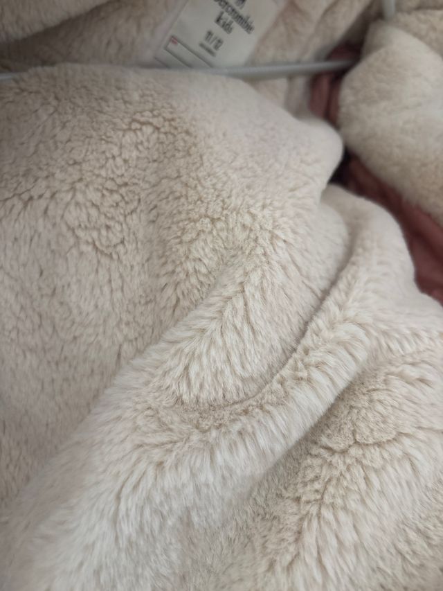 Abrigo niña Abercrombie Kids rosa talla 11/12 años