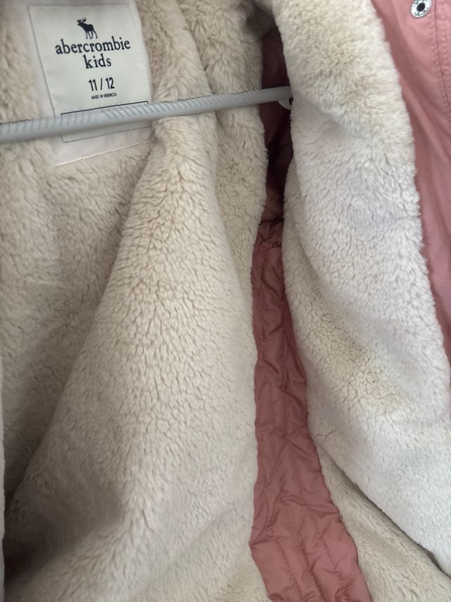 Abrigo niña Abercrombie Kids rosa talla 11/12 años