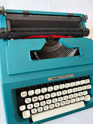 Máquina de escribir Olivetti Lettera 40