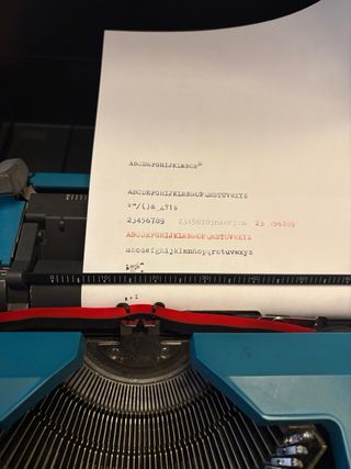 Máquina de escribir Olivetti Lettera 40