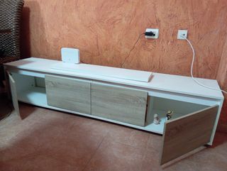 Mueble TV con estante y 4 puertas
