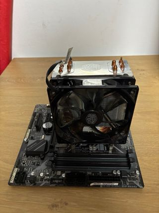 Procesador i5 8600K y Placa Base Gigabyte B360M