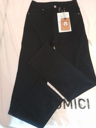 Pantalón vaquero negro