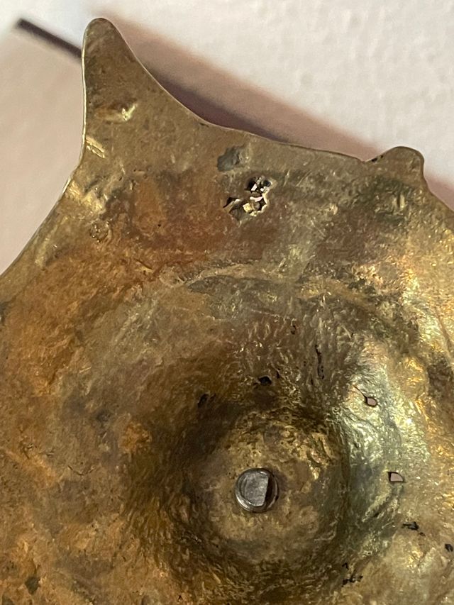 Pareja de candelabros antiguos de bronce