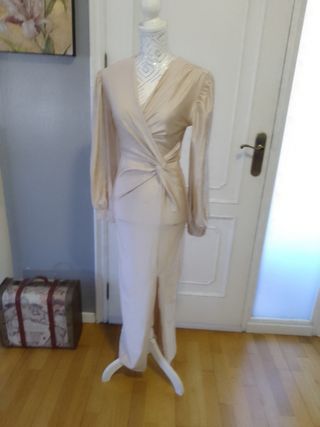 Vestido de fiesta beige drapeado