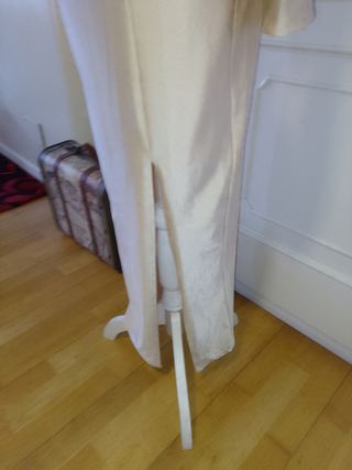Vestido de fiesta beige drapeado