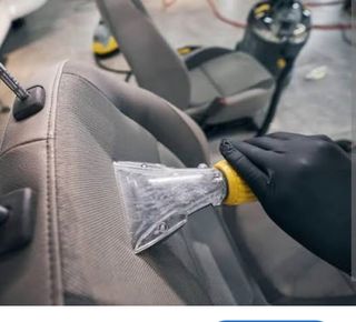 Aspiracion y limpieza con agua en coches