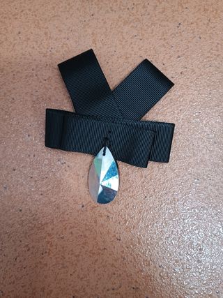 Broche de ropa con colgante