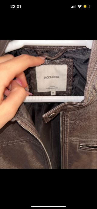 Chaqueta de cuero marrón
