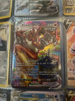 Carta Pokémon Blaziken VMAX