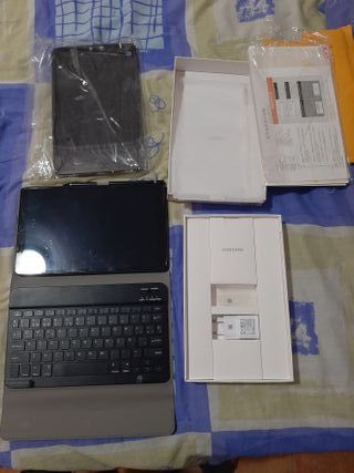 Tablet Samsung Negra con Teclado