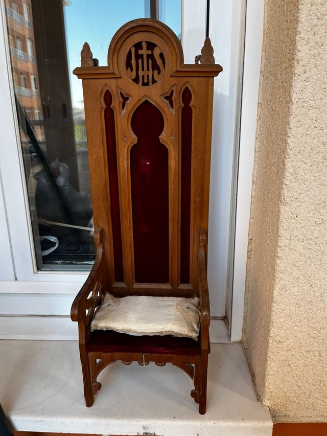 Silla Niño Jesús madera y terciopelo