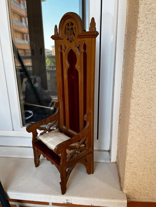 Silla Niño Jesús madera y terciopelo