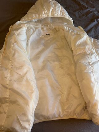 Abrigo blanco perla con capucha (Unisex)