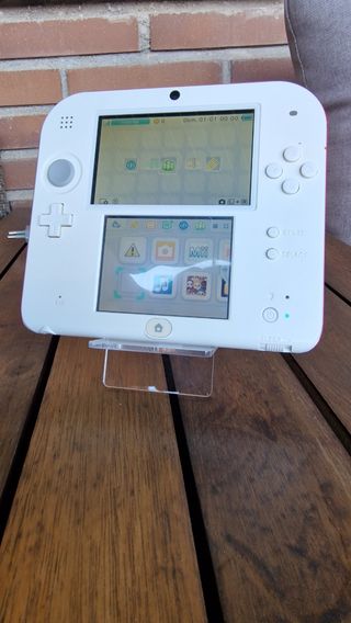 Nintendo 2DS Blanca original + Lapiz + cargador