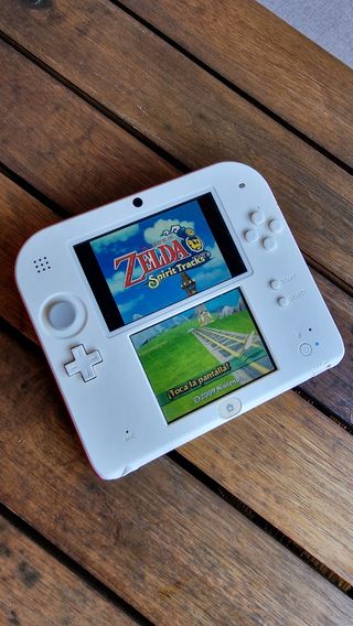 Nintendo 2DS Blanca original + Lapiz + cargador