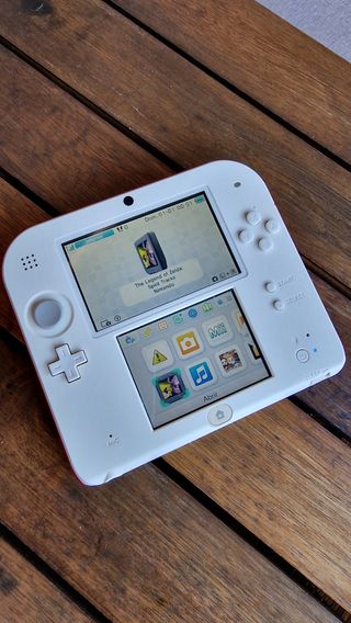 Nintendo 2DS Blanca original + Lapiz + cargador