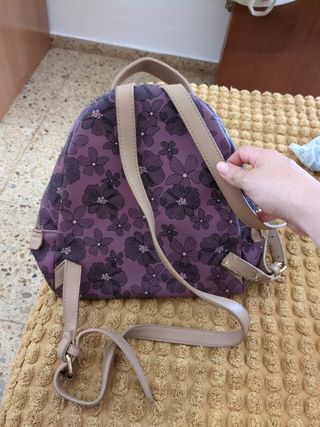 Mochila Morada Pequeña Flores Beige