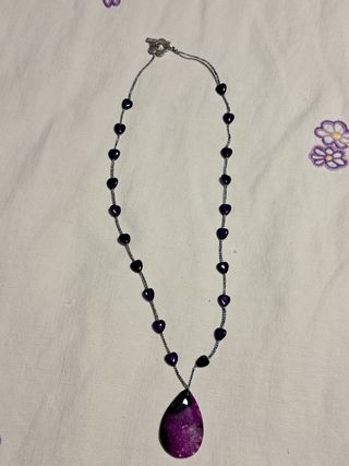Collar hecho a mano con colgante de piedra