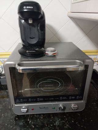 Cafetera Bosch Tassimo + Horno Moulinex