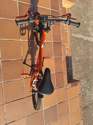 Bicicleta Decathlon 16 (3-6 años)